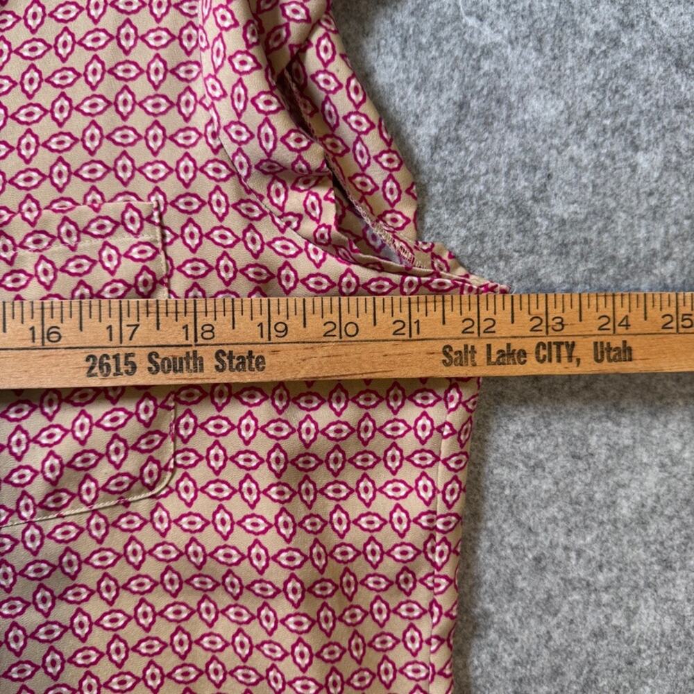 Liz Claiborne Blouse L Pink Beige Geometric Split Neck Cap Sleeve Pocket Top - Picture 7 of 8